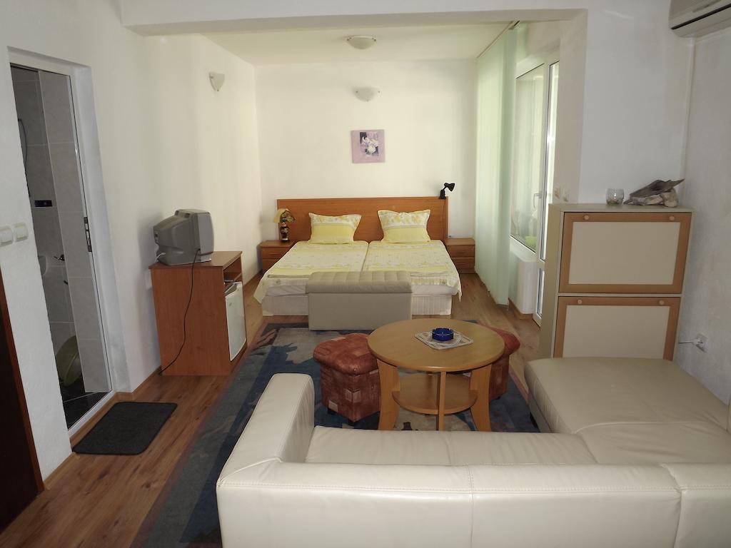Guest House Stenli Primorsko Rom bilde